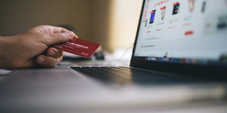Serasa eCred apresenta dicas para economizar na Black Friday