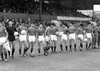 Time da Coreia do Norte, que não tem nenhuma tradição no futebol, venceu a Itália em 1966 na Copa da Inglaterra Foto: Reprodução/Twitter