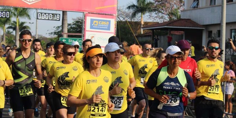 Evento em ano anterior: percurso pode ser feito em corrida de 5 km ou 10 km ou caminhada de 5 km Foto: Samuel Oliveira/Arquivo/Divulgação