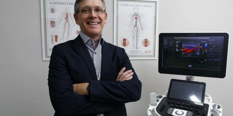 Médico André Pinotti reforça importância de exames para diagnóstico de doenças arteriais e da circulação