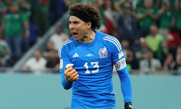 Ochoa defende pênalti e México empata com a Polônia