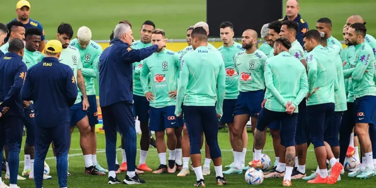 Tite divide o trabalho da seleção brasileira em dois campos