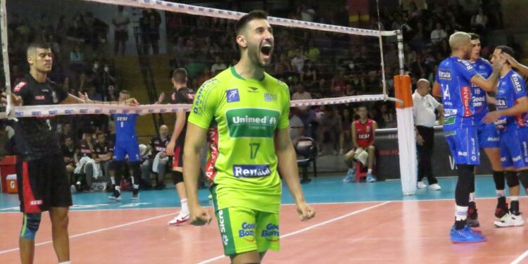 Vôlei Renata vence a quarta seguida na Superliga Masculina