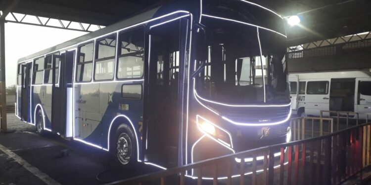 Na Onicamp, o ônibus iluminado vai operar na linha 4.13 - Jardim São José × Centro Circular - Foto: Divulgação