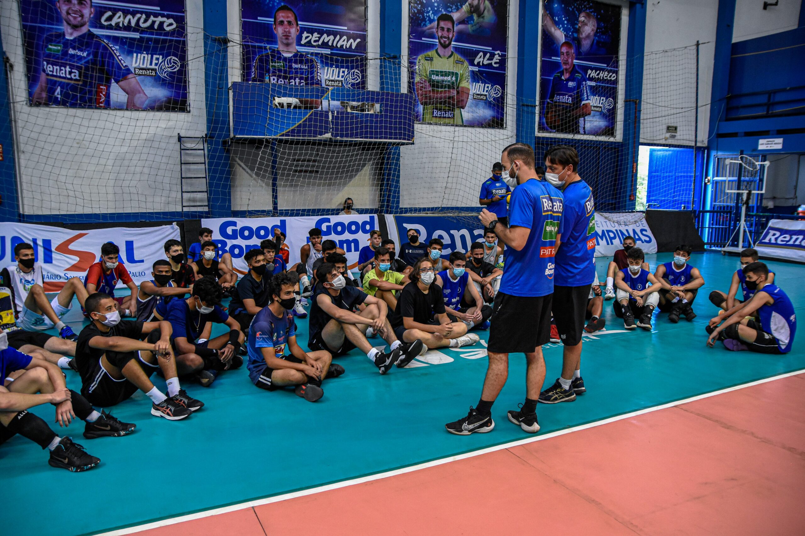 Vôlei Renata vence no tie-break em mais de 2h30 de jogo em Blumenau - Hora  Campinas