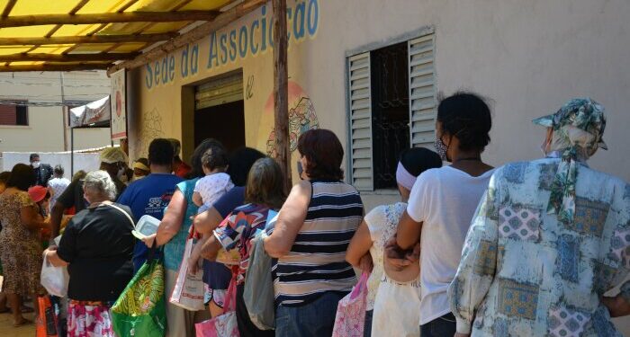 A Cozinha Solidária, que distribui cerca de 600 marmitas por dia na região do São Marcos, é mantida por doações e trabalho voluntário Foto: Divulgação