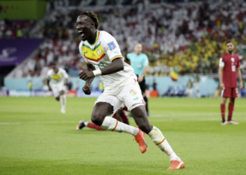 Famara Diedhiou celebra o segundo gol da seleção africana Foto: Reprodução/Twitter