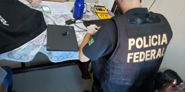 Doze policiais cumpriram os mandados, expedidos pelas Primeira e Nona Varas da Justiça Federal em Campinas, para interromper as práticas ilícitas Foto: Divulgação/PF