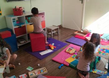 Projeto Casulo: leitura, alfabetização, sala de brinquedos pedagógicos e local onde as crianças maiores fazem as tarefas escolares -Fotos: Divulgação