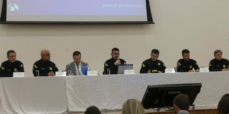 PRF nega ter se omitido e permitido bloqueios em rodovias