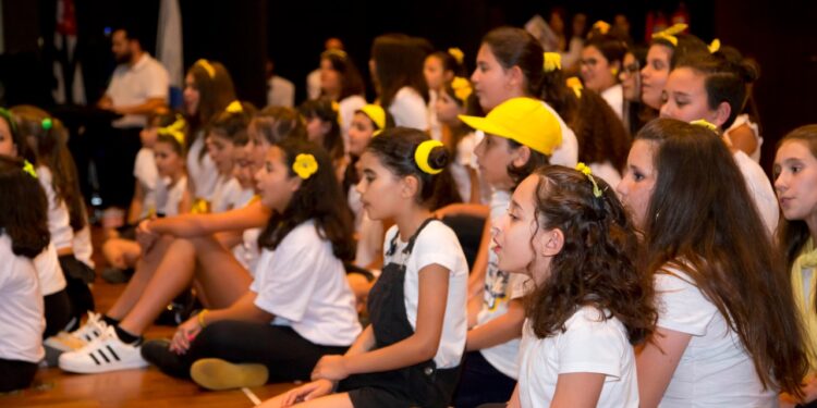 Canarinhos da Terra faz apresentação gratuita no Castro Mendes