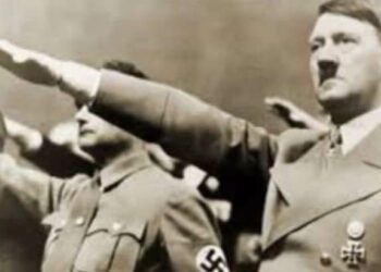 Grupo de WhatsApp com a imagem de Hitler - Foto: Reprodução