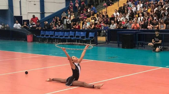 Crianças participam do 15º Festival de Ginástica Rítmica em Campinas