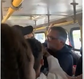 Em Jundiaí, apoiadores de Bolsonaro agridem estudantes em ônibus