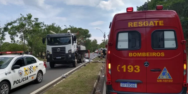 Motociclista morre ao se chocar contra caminhão em Valinhos