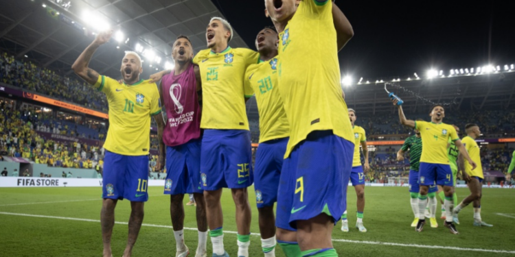 Jogadores do Brasil comemoram vitória no jogo contra a Coreia: nesta sexta partida decisiva contra a Croácia - Foto: Lucas Figueiredo/CBF