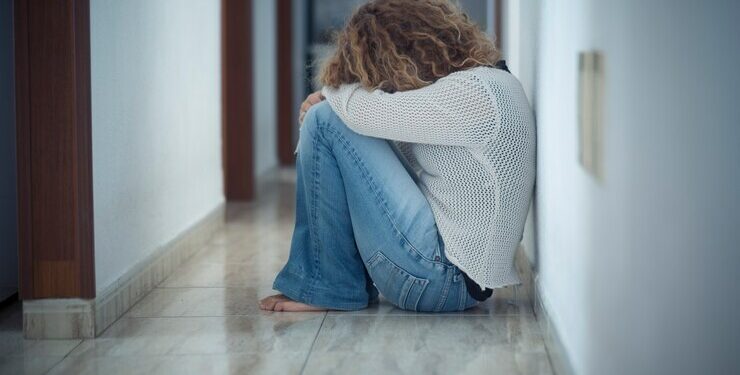 Mulheres não denunciam agressor por dependência financeira