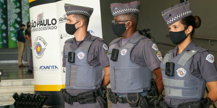 Houve uma redução de 63% no número de lesões corporais decorrentes de intervenção policial após o uso das câmeras. Foto: Divulgação/Governo SP