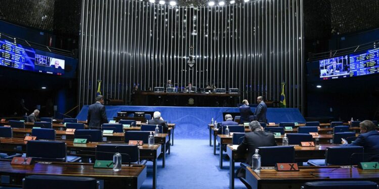 Plenário do Senado Federal: em primeiro turno, o placar foi 64 votos a 16 e, no segundo turno, 64 votos a 13 Foto: Fabio Rodrigues Pozzebom/Agência Brasil