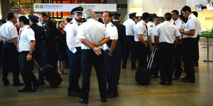 Os aeronautas concordaram com uma multa de R$ 500 por mudança de escala que invada o dia de folga do tripulante. Foto: José Cruz/Agência Brasil