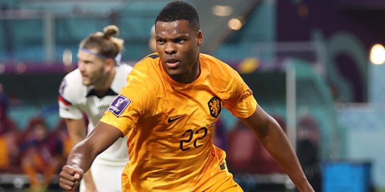 Holanda bate os EUA e é a primeira a avançar às quartas