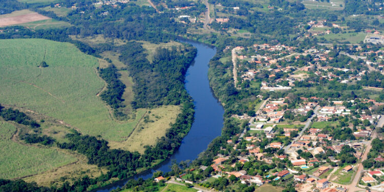 Rio Piracicaba, um dos que compõem a Bacia PCJ: plenária aprova novos investimentos em doze cidades. Foto: Acervo Agência das Bacias PCJ