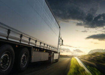 Proteção veicular é aliada de motoristas de caminhão em atividades de transporte