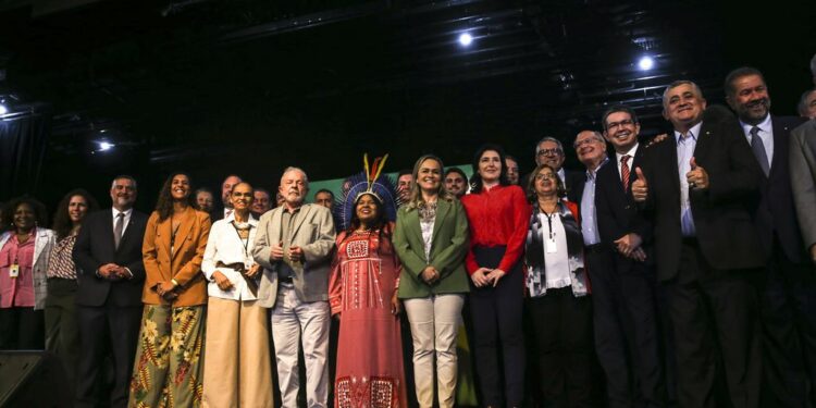 Ano-Novo começa com Lula 3 e pouca renovação entre os governadores