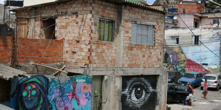 Obras da Favela Galeria, uma galeria a céu aberto em São Mateus, zona leste da capital. Foto: Rovena Rosa/Agência Brasil