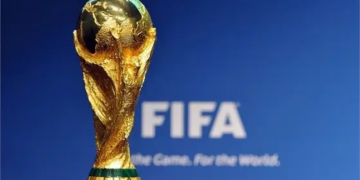 O mundo conhecerá neste domingo um novo tricampeão