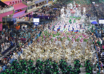 Ingressos para desfile das escolas de samba do Rio começam a ser vendidos
