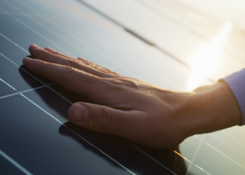 Energy Brasil atua no fornecimento e na instalação de placas solares em parceria com marcas renomadas e especialistas no ramo - Foto: Reprodução