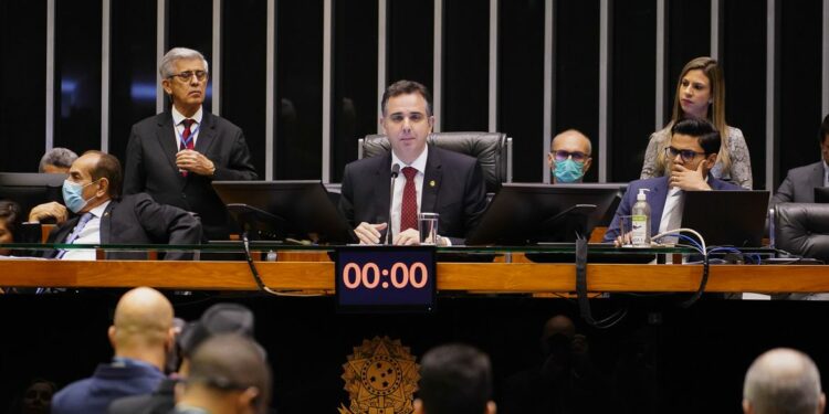 Congresso aprova novas regras para o orçamento secreto