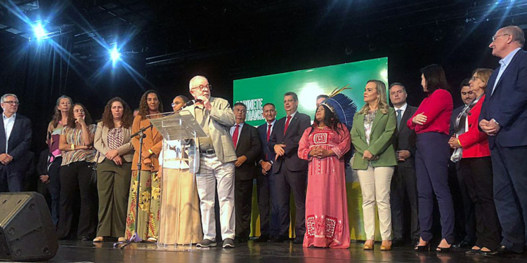Confira os nomes dos 37 ministros do futuro governo Lula