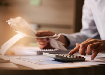 Consultor financeiro aponta situações que levam ao endividamento empresarial
