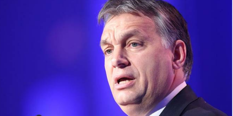 O primeiro-ministro ultranacionalista Viktor Orbán: veto a sanções contrárias aos interesses húngaros - European People's Party/WIkimedia Commons