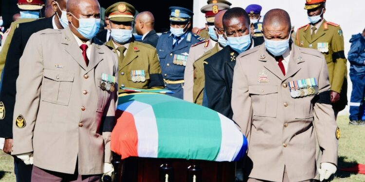 Funeral do rei Zanozuko Tyelovuyo Sigcau na África do Sul: baixa cobertura vacinal Crédito: Fotos Públicas/GCIS