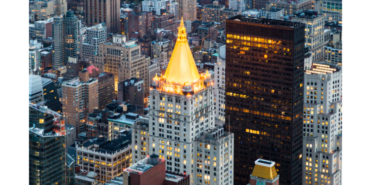 Brasileiros buscam investir no mercado imobiliário americano