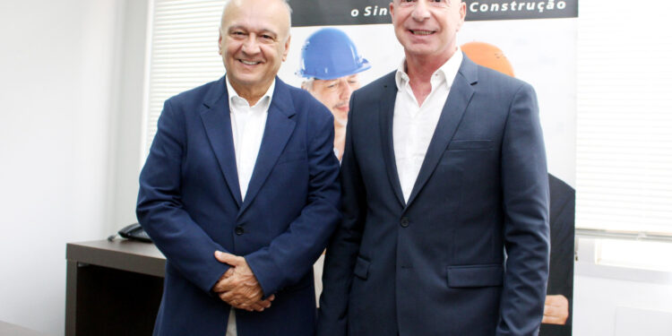 Marcio Benvenutti diretor regional Campinas (à esquerda) e Yorki Estefan, presidente SindusCon-SP - Foto: Divulgação