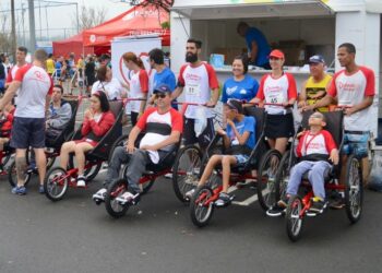 Entre os participantes previstos estão 80 voluntários da ONG Pernas de Aluguel, que conduzirão 20 PCDs em triciclos. Foto: Divulgação