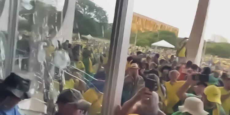 Defensor público geral repudia terror em Brasília