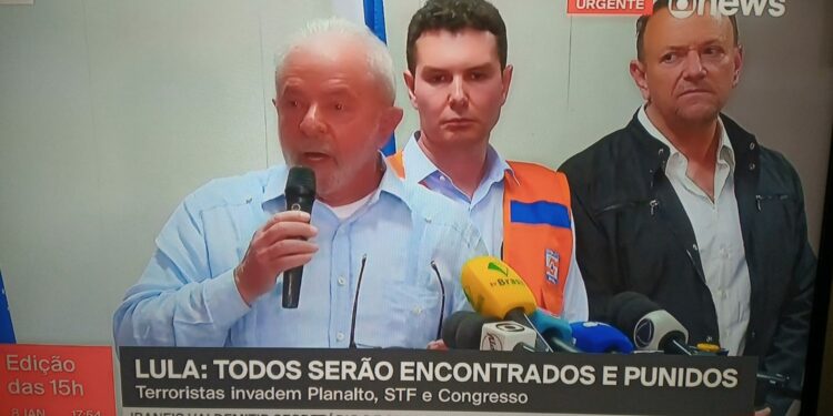 Lula decreta intervenção federal na segurança do DF