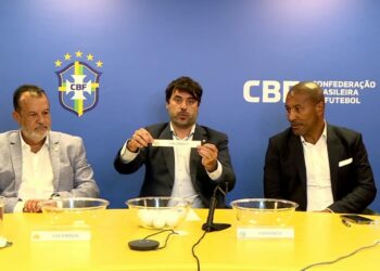 Momento que o Criciúma foi sorteado e garantiu a vaga na Copa do Brasil 2023. Foto: Reprodução/CBF TV