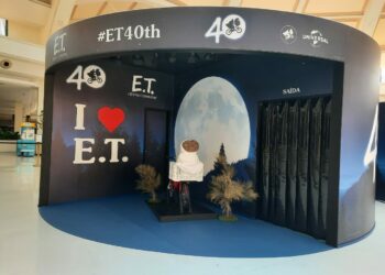 Experiência imersiva reproduz uma das cenas mais icônicas da história do cinema: comemoração aos 40 anos do filme "E.T. O Extraterrestre". Fotos: Divulgação