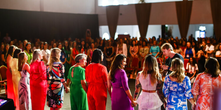 Movimento ajuda mulheres a lidar com o cansaço e a sobrecarga emocional diária