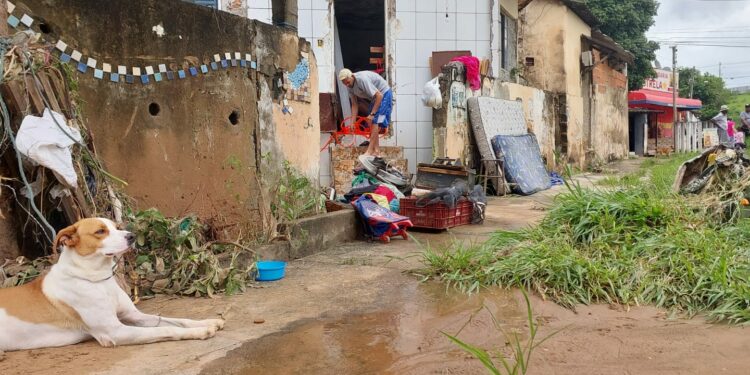 Moradores perderam bens e suas casas sofreram avarias durante as chuvas fortes que caíram em Campinas no mês de janeiro: Bolsa Família reforça orçamento Foto: Leandro Ferreira/Hora Campinas