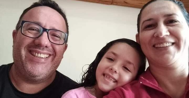A menina Iabela e os pais: família destruída num dia de lazer e debate sobre negligência do poder público em Campinas Foto: Divulgação
