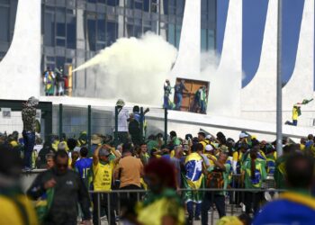 Manifestantes invadem Congresso: Acusados de associação criminosa e incitação à animosidade das Forças Armadas contra os Três Poderes. Foto: Marcelo Camargo/Agência Brasil