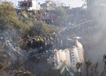 Avião com 72 pessoas cai no Nepal; pelo menos 68 morreram