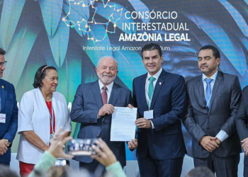 O presidente Luiz Inácio Lula da Silva  junto ao governador Helder Barbalho, do Pará: COP30 no Brasil - Foto: Ricardo Stuckert/Divulgação